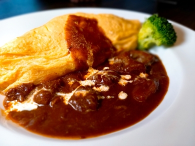 やわらか牛タンのデミオムライス