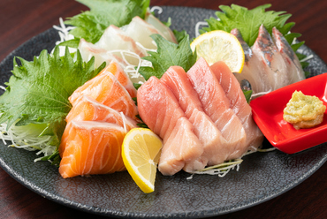 いつ訪れても季節ならではの魚が満喫できる『お刺身の盛り合わせ』