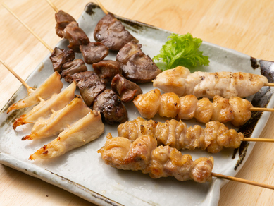 奥深い味わいと弾力ある食感。素材そのものの味を楽しむ『日本の焼き鳥』