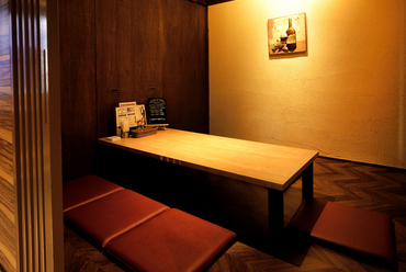 伏見 丸の内で個室のあるレストラン クリスマスディナー特集 19 ヒトサラ 居酒屋 ヒトサラ