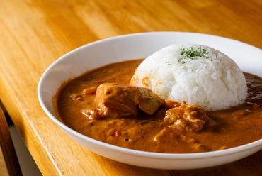 幅広い層にオススメできる『特製バターチキンカレー』