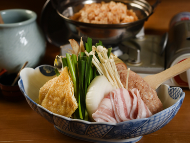 一人でも、グループでも、宴会にも外せない! 濃厚な醤油ベースの『ちゃんこ鍋』 ※大きめ 2980円
