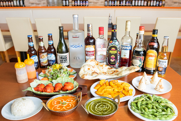 90分飲み放題とナン食べ放題のお得な『シリフソンセット』