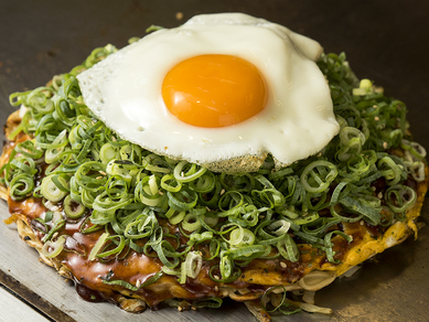 これぞ広島お好み焼き!昔ながらの王道の味『やつなみ焼き』