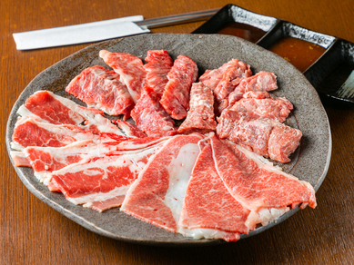 全70品食べ放題の『堪能コース(120分食べ放題コース)』 *写真は料理の盛り合わせ