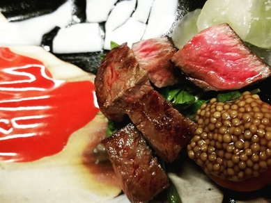 A5ステーキやウニご飯の豪華な鉄板コース料理で新年華やかに
