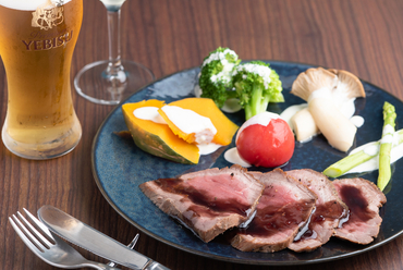 ヒトサラのみ予約限定のスペシャルなメニュー『季節の蒸し野菜とローストビーフセット』