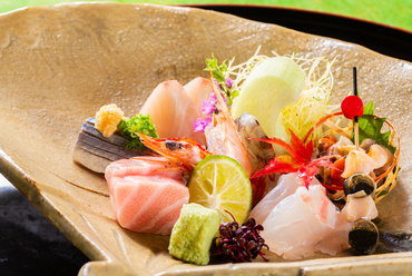 新鮮な魚介のおいしさを心ゆくまで堪能できる『沖魚 6種盛』