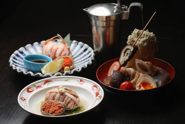 香箱がにをまるまる一匹使った『かに面おでん』