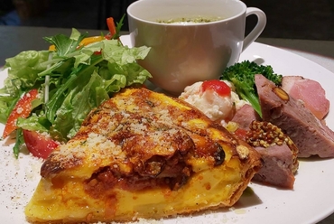 濃厚チーズのキッシュプレート サラダ・スープ付き