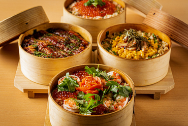 自家製だしで炊き上げた越後名物『わっぱ飯』