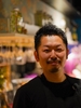 蝦名 淳 氏