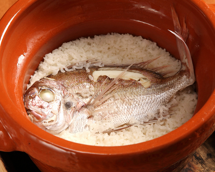 美味しい地酒と海鮮しゃぶしゃぶの味わえる店