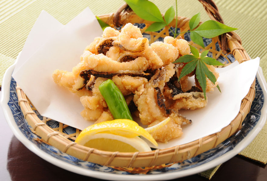 『鰹たたき』の豊かな風味には藁の火力が不可欠です