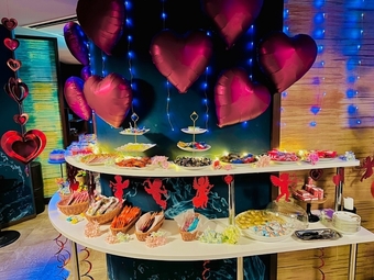 駄菓子ビュッフェ付、飲み放題に室料をプラスで3,980円！注）駄菓子は食べられる分だけお取り下さい。