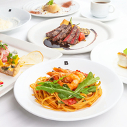 旬の食材をシェフの感性で特別なコースに『料理長のおまかせコース』