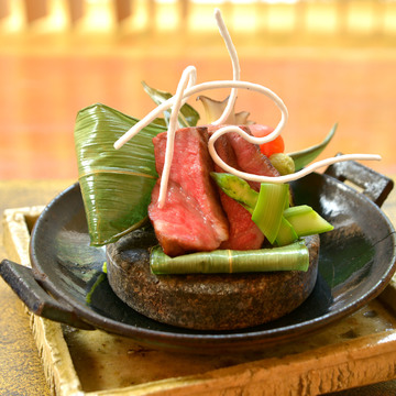 夜席　凛　おまかせ 料理9品 / A5仙台和牛すき焼き・伊勢海老天・虎河豚・本鮪・鮑いくら飯