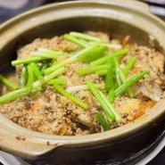 広東料理夏高級魚の代表者「石斑」（ハタ科）の広東風無水鍋と中華高級食材を融合して、料理長お任せコース