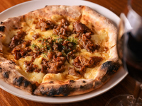 生ビール、ワインも含む55種類120分飲み放題付き、和牛レアステーキユッケも付いたスタンダードコースです