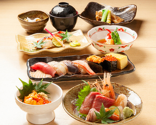 自慢料理が続々登場。寿司×和食で彩る『季節のおまかせコース』