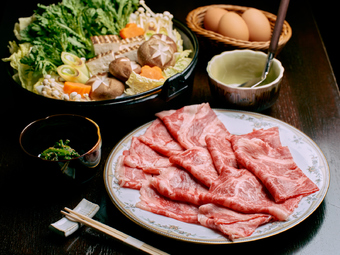 オーセンティックバーでご会合を。1日1組限定の特別な貸し切りプラン
