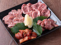 ラム肉の異なるおいしさを一皿に凝縮した『ジンギスカン四種盛り合わせ』