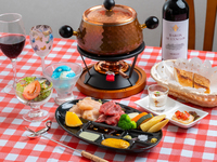 ※写真はモンブランコース
前菜が３種盛へ。鶏むね肉がなくなり、国産牛フィレ肉200ｇとなります！