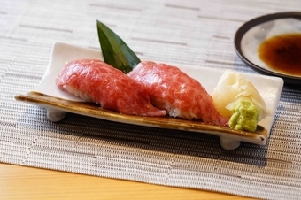 黒毛和牛の旨みを堪能する、上質な雪会席