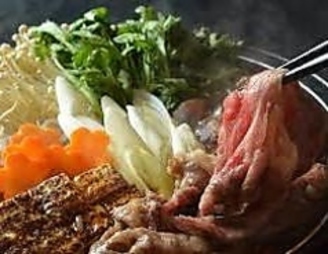 お刺身/天ぷら/牛すきやき/お寿司がメインのコース。お時間気にせずゆったり150分飲み放題セットの内容です
