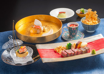 メインはブランド牛ステーキのサーロイン90gorフィレ70g。※写真は魚料理追加イメージ