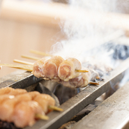 炭火で丁寧に焼きあげた、北海道でも大変希少で幻の鶏と言われている小樽地鶏を体験出来るコースです。