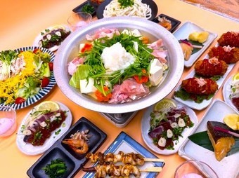 海鮮料理、・鶏の鍋などボリューム満点！飲み放題2時間（90分L.O）も付いてとってもお得！
