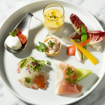 料理やワインを楽しむ大人のための空間