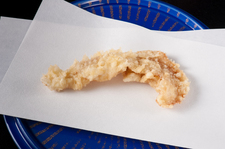 晩翠コースでは旬の野菜や魚介の天ぷらをご堪能頂けます
