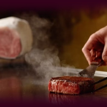 【神戸牛ヘルシー赤身肉もも肉ステーキ100ｇ】ランチセット