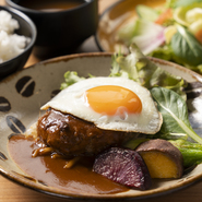 オリーブ牛鉄板焼ハンバーグステーキ