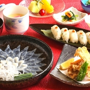 まさにド定番の鉄板ふぐコースです。４大ふぐ料理「刺身」「唐揚げ」「握り」「鍋」をご堪能いただけます。