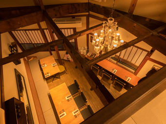 築110年の古民家をリノベーションしたイタリアンレストラン。5名以上は前菜盛り合わせ(1名2,420円)つき