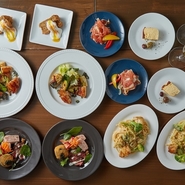 デザートを含む全九品の料理。
飲み放題付きコース。