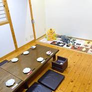 お子様がおられる場合は、オモチャや幼児向けのバウンサー等ご用意できます