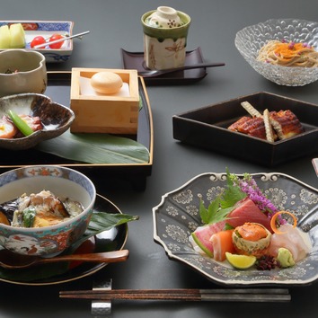 【おまかせ豊楽】夏が旬の魚介を使用したお魚料理中心の、スタンダード会席コース