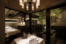 洗練されたお洒落な隠れ家で、二人の時間をゆったり過ごす