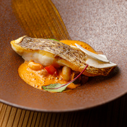 地元の食材をベースに仕入れ、使用することにこだわる