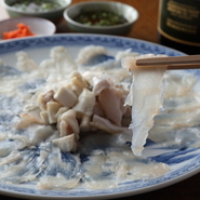 旬の食材を使った料理でゲストをおもてなし