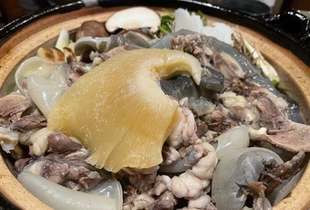 すっぽん鍋は大人2〜4人前ございます