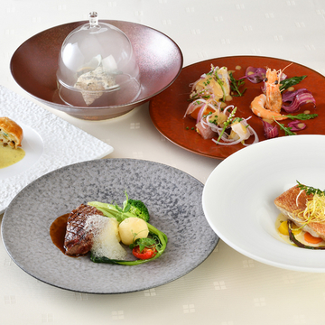 ［ディナー］シェフのおすすめ、葉山牛コース（税、サービス料込）