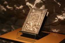 0011000116P42584.jpg