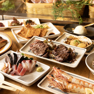 豪華メニューがついた金・土・祝前日限定のコースです。
＋500円でプレミアム飲み放題に変更可能◎