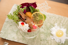 洗練された和の空間で、食事や会話を心ゆくまで堪能