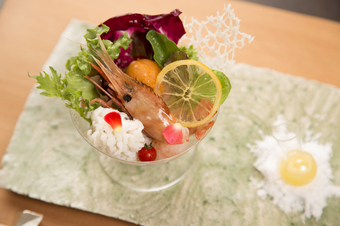 洗練された和の空間で、食事や会話を心ゆくまで堪能